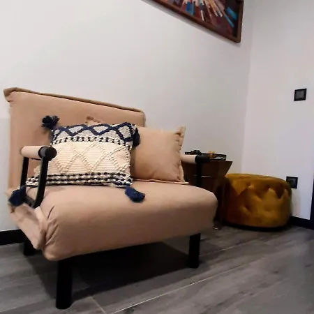 بيت شباب Taska Velha