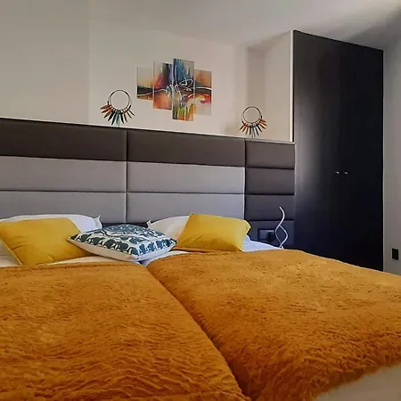 Taska Velha Vandrerhjem