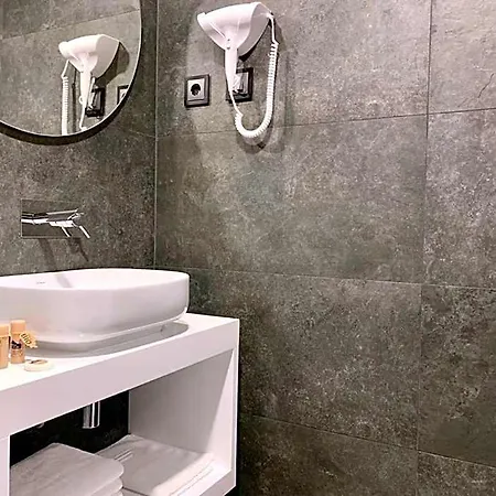 Hostal Taska Velha *