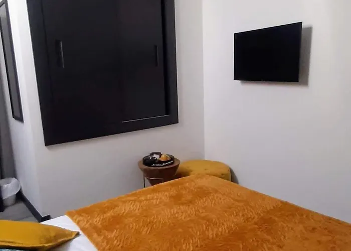 אכסניה Taska Velha מירנדלה