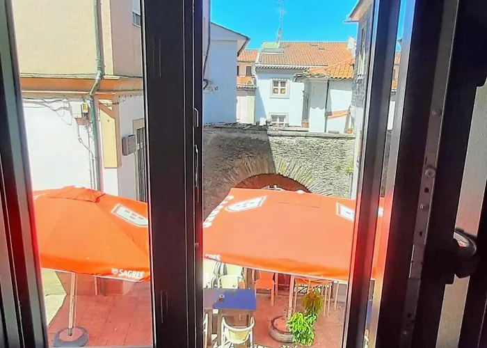 אכסניה Taska Velha מירנדלה